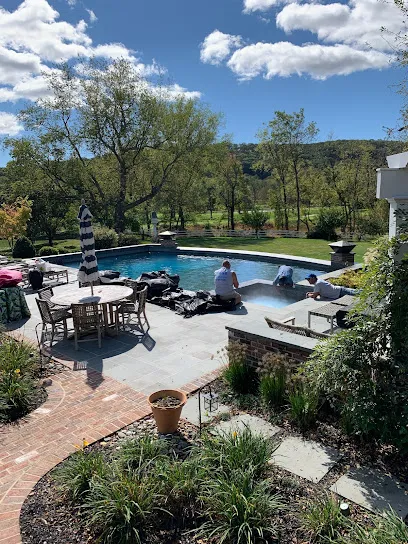 Logo of B&B Pools, Inc. - Hellertown Service & Retail