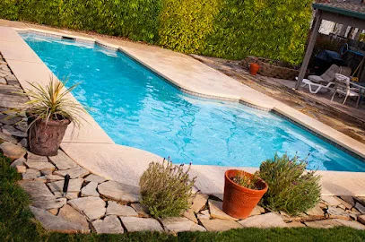 Logo of Blue Diamond Pools Inc - Specializing in Replaster