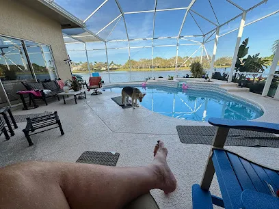 Logo of Leaders Furniture of Jensen Beach