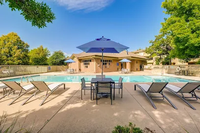 Logo of Miramont Apartments