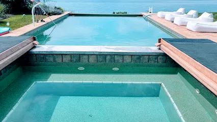 Logo of Singin’Sands Pools LLC