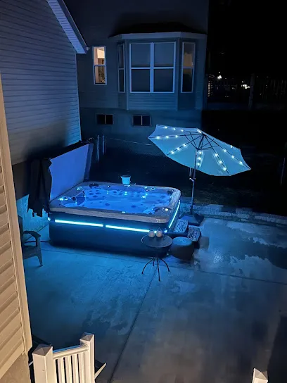 Logo of St. Louis Hot Tub Warehouse